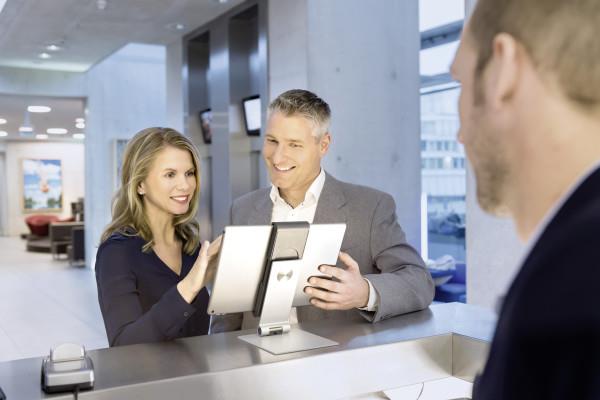 Купить DURABLE Tablet Holder TABLE - Schreibtischständer - Silber (893023) в магазине wardena.ru