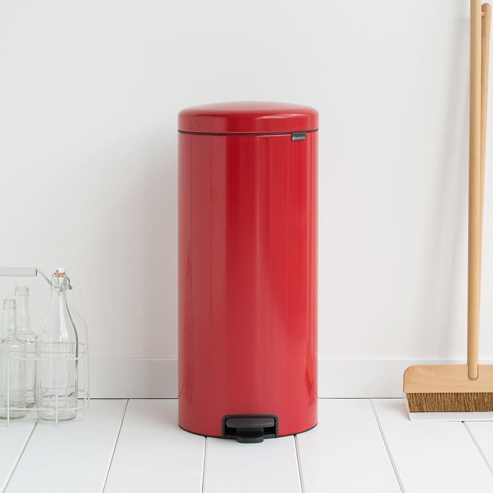 Купить Brabantia Pedal Bin newIcon - 30 cm - 300 mm - 340 mm - 675 mm - 3,71 kg - 330 mm (11 18 08) в магазине wardena.ru