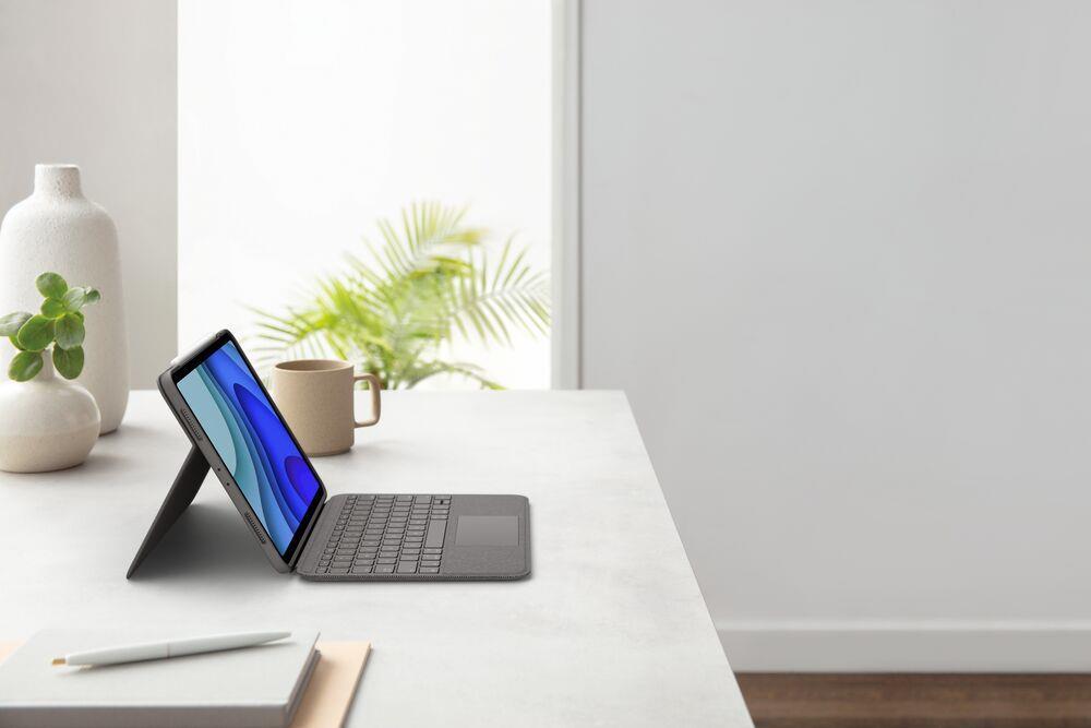 Купить Logitech Folio Touch - Tastatur und Foliohülle - mit Trackpad - hinterleuchtet - Apple Smart connector - QWERTZ - Deutsch - Graphite - für Apple 27,90cm (11")  iPad Pro (1. Generation, 2. Generation) (920-009745) в магазине wardena.ru