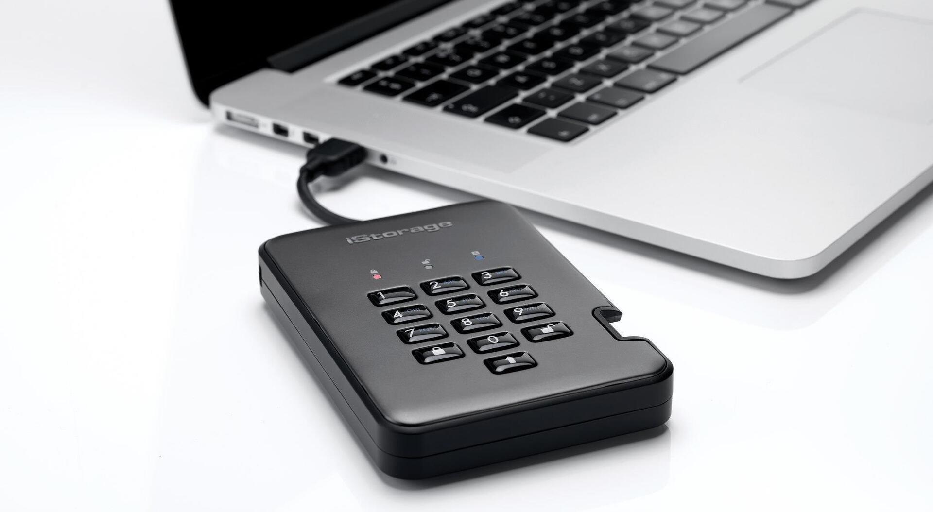 Купить iStorage diskAshur PRO² - Festplatte - verschlüsselt - 5 TB - extern (tragbar) - USB 3.1 - FIPS 140-2 Level 3, FIPS 197, 256-bit SHA, 256-bit AES-XTS - TAA-konform (IS-DAP2-256-5000-C-X) в магазине wardena.ru