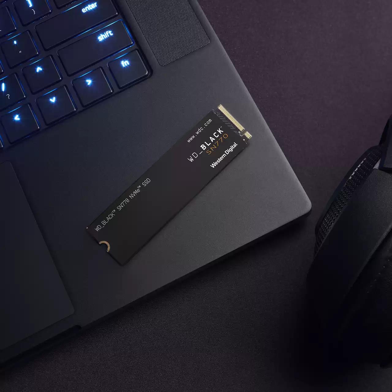 Купить Western Digital Black SSD 500GB SN770 NvMe WDBBDL5000ANC-WRSN (WDBBDL5000ANC-WRSN) в магазине wardena.ru