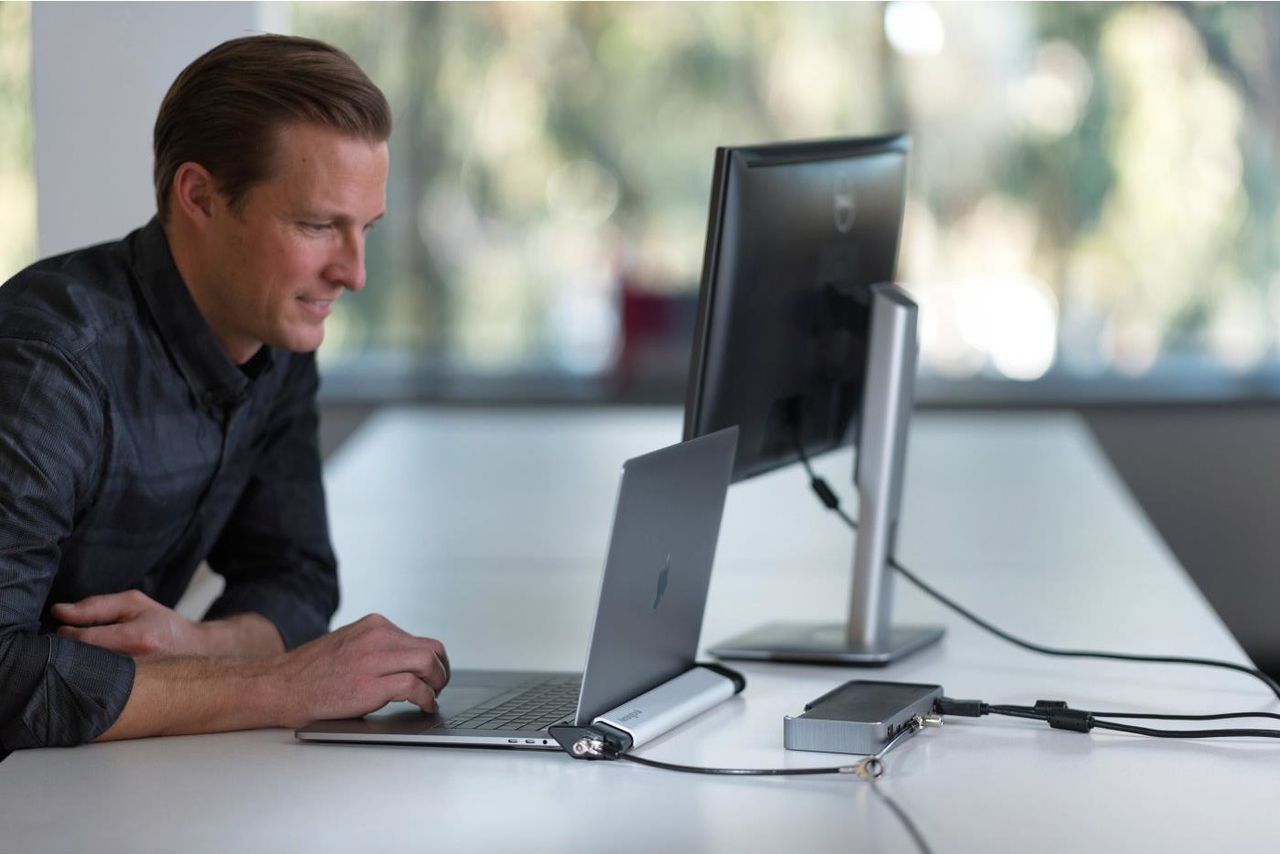 Купить Kensington Laptop Locking Station 2.0 - No Lock - Sicherheitskit - 39.6 cm (15.6") (K64451WW) в магазине wardena.ru