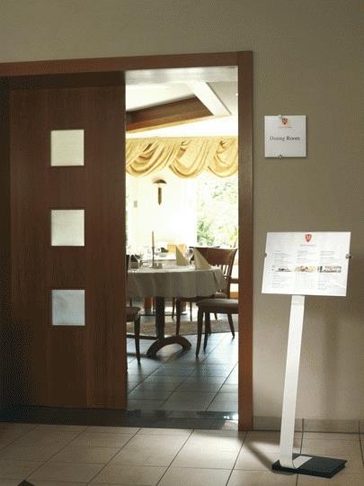 Купить DURABLE Info-Bodenständer CRYSTAL SIGN® STAND A3 1 ST 481923 в магазине wardena.ru