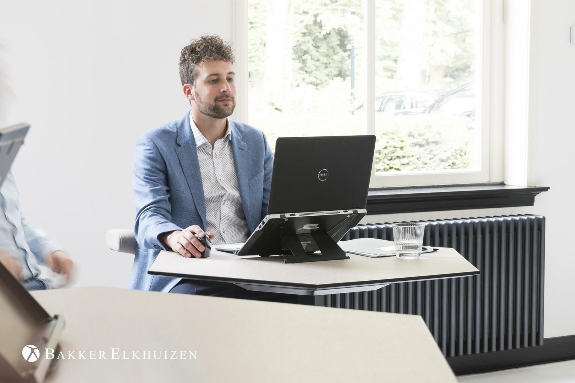 Купить BakkerElkhuizen Honeycomb - Schwarz - 605 - 1265 mm - 900 mm - 900 mm - 605 mm - 57,5 kg (BNEHCT) в магазине wardena.ru