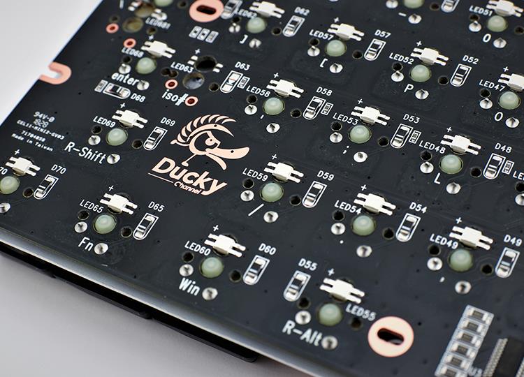 Купить Ducky One 2 Mini RGB Tastatur USB Schweiz Schwarz (DKON2061ST-ASZALAZT1) в магазине wardena.ru