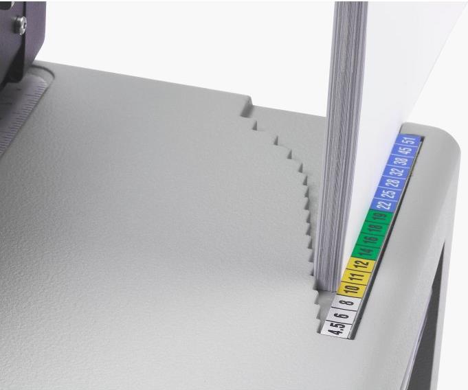 Купить GBC Plastikbindegerät CombBind C250Pro, aus Aluminium bis DIn A4, Stanzleistung: 22 Blatt, Bindekapazität: 450 (IB271403) в магазине wardena.ru