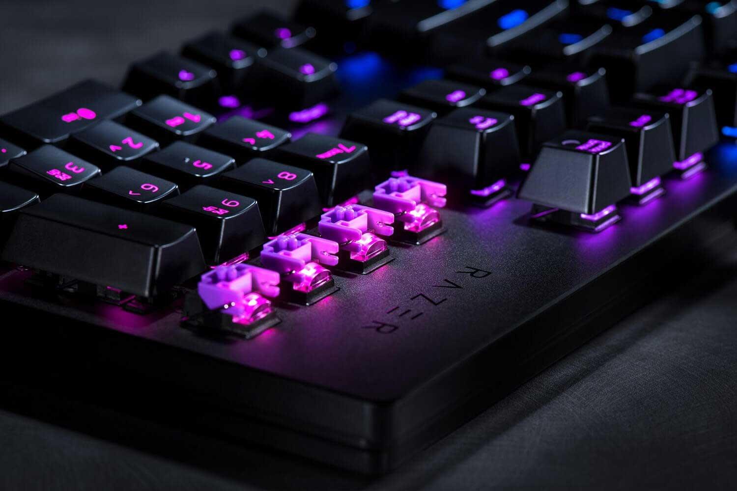 Купить Mechanische Gaming-Tastatur Razer Huntsman, Clicky Optical Switch, Chroma, nordisches Layout (RZ03-02520600-R3N1) в магазине wardena.ru