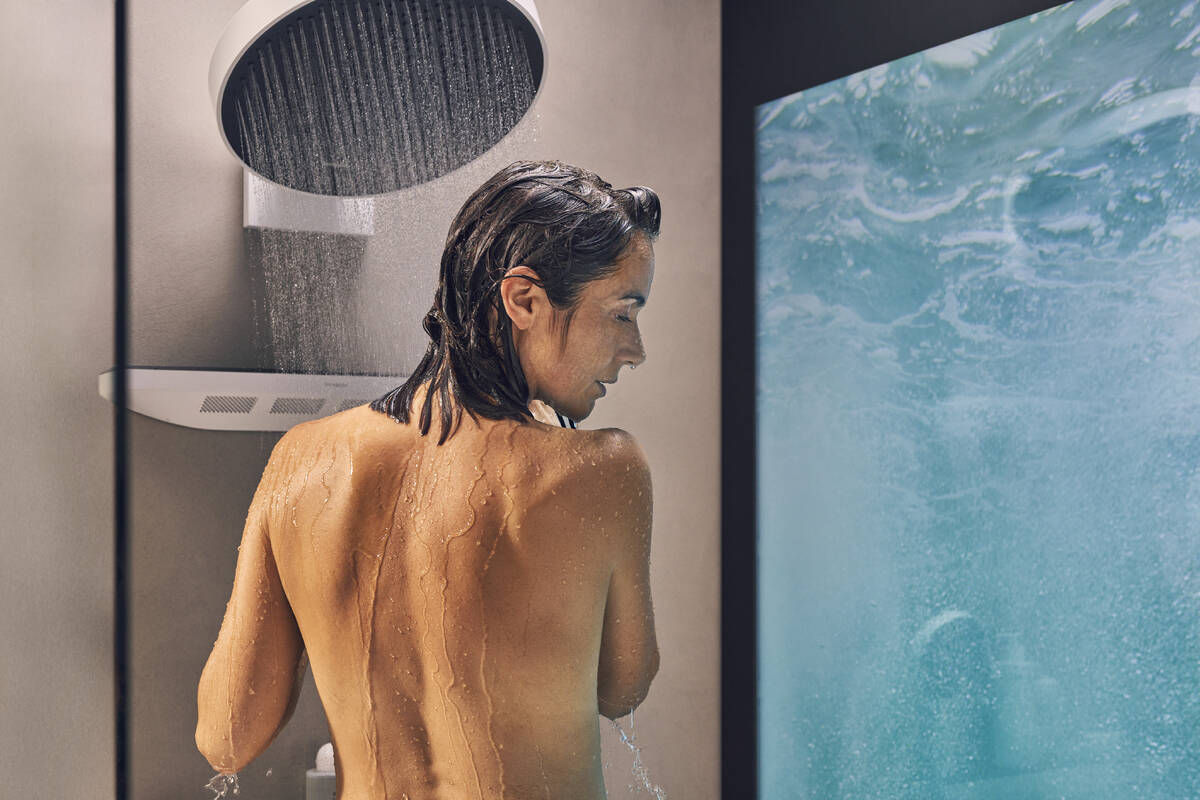 Купить Hansgrohe Rainfinity Верхний душ 360 1jet с настенным креплением белый матовый 26230700 в магазине wardena.ru