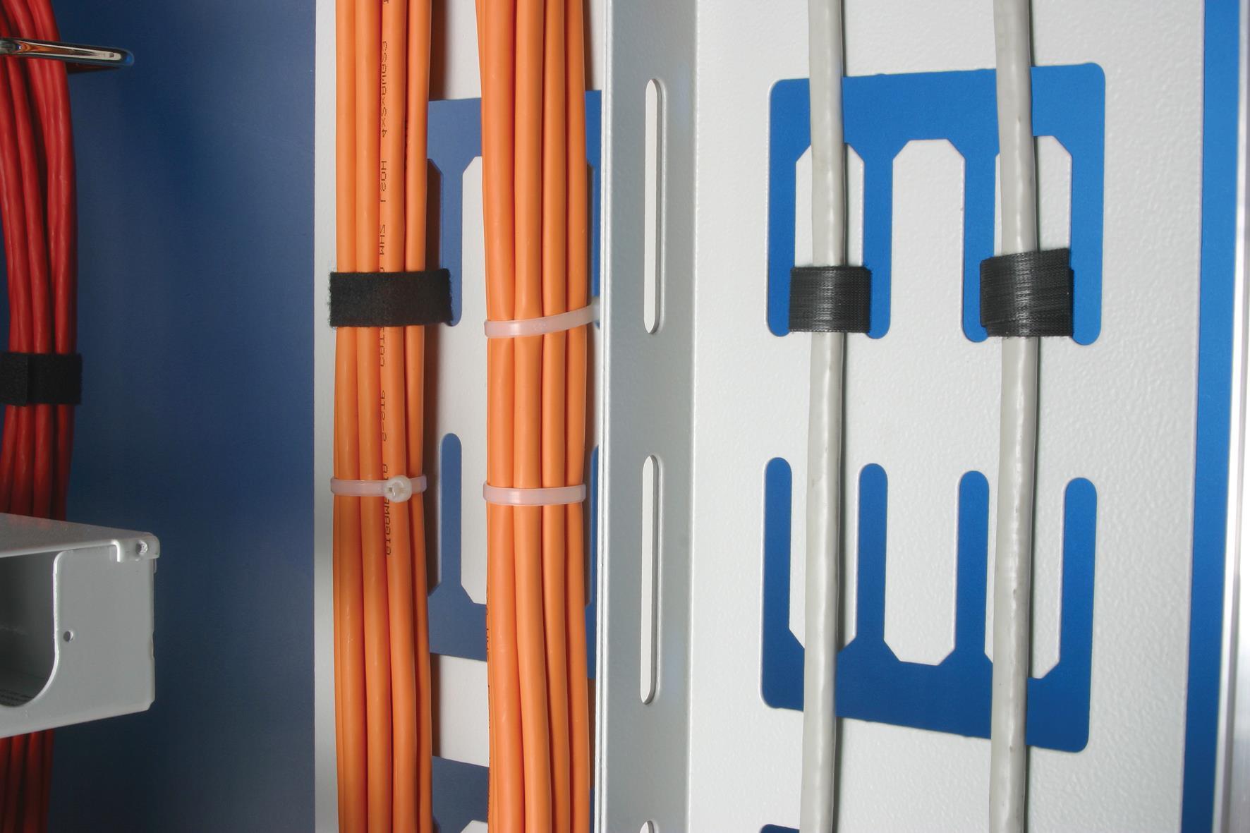 Купить Vertiv 050402548 Rack Zubehör Kabelkanal (050402548) в магазине wardena.ru