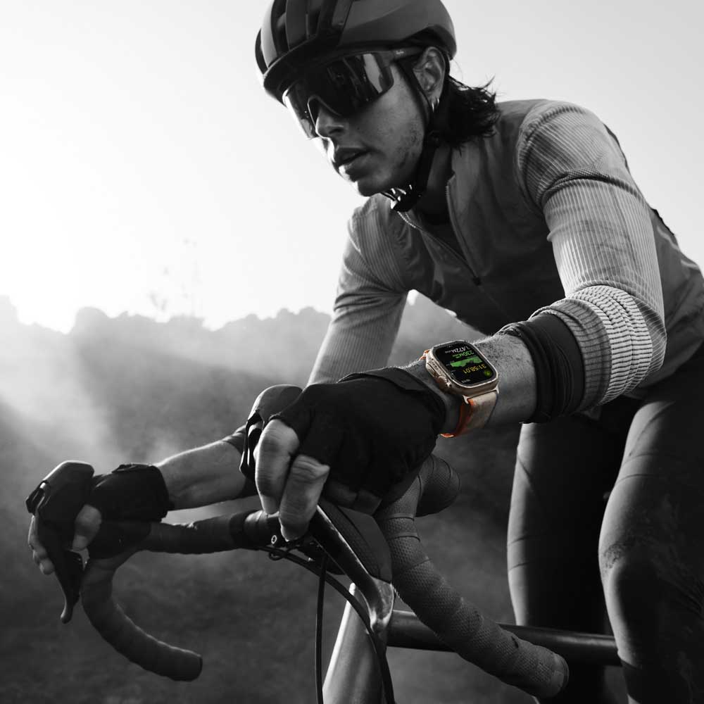 Купить AppleWatch Ultra 2 Titanium Cellular 49mm (Trail Loop grün/grau) M/L (MRF43FD/A) в магазине wardena.ru