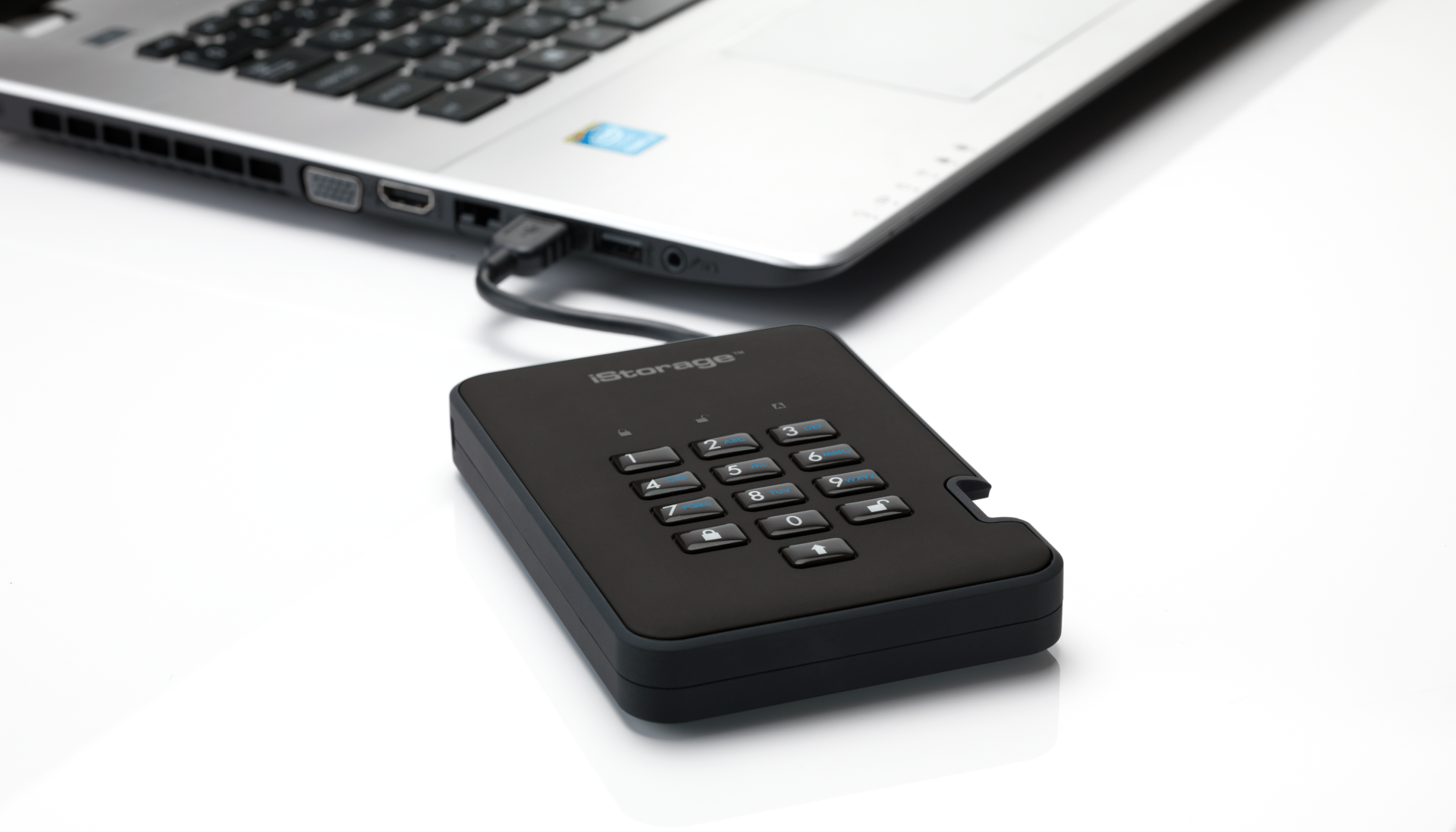 Купить iStorage diskAshur² - SSD - verschlüsselt - 2 TB - extern (tragbar) - USB 3.1 - FIPS 197, 256-bit AES-XTS - Phantomschwarz (IS-DA2-256-SSD-2000-B) в магазине wardena.ru