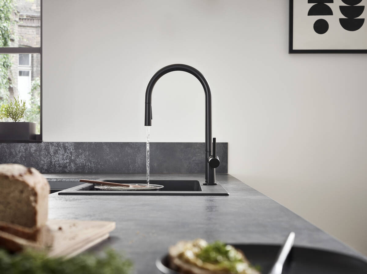 Купить Hansgrohe Talis M54 Кухонный смеситель однорычажный 210 с вытяжным душем 2jet sBox сталь 72801800 в магазине wardena.ru