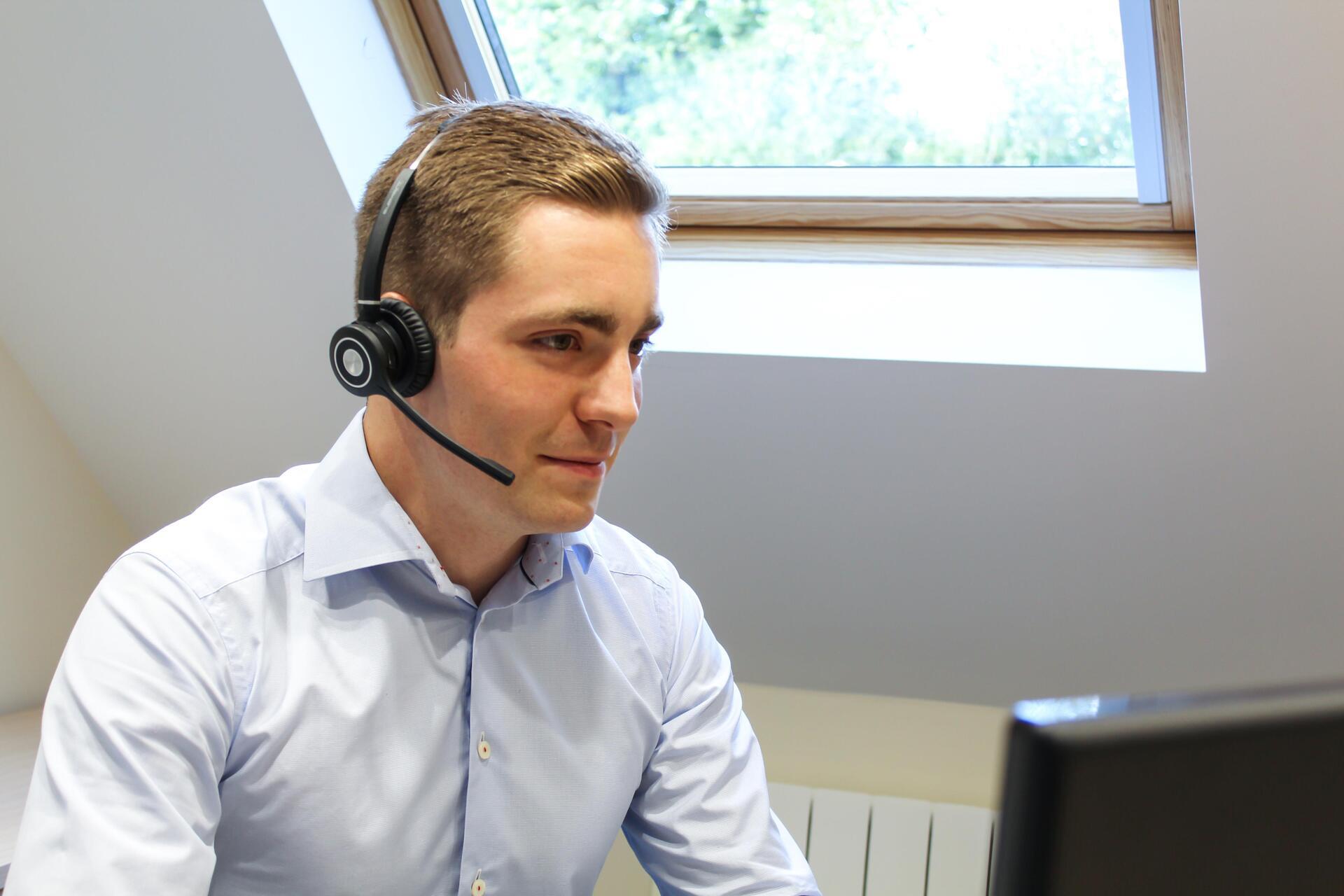 Купить JPL-Explore Kopfhörer Verkabelt & Kabellos Kopfband Büro/Callcenter Ladestation Schwarz (575-385-001) в магазине wardena.ru