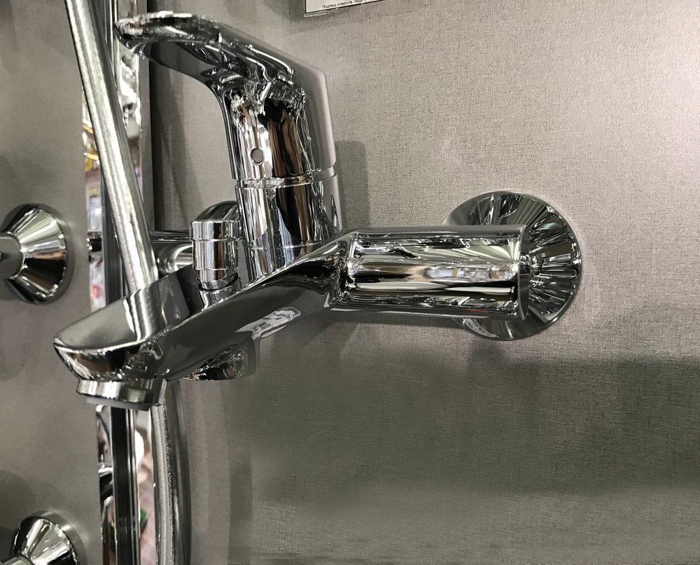 Купить Hansgrohe Focus Е2 смеситель для ванны хром 31940000 в магазине wardena.ru