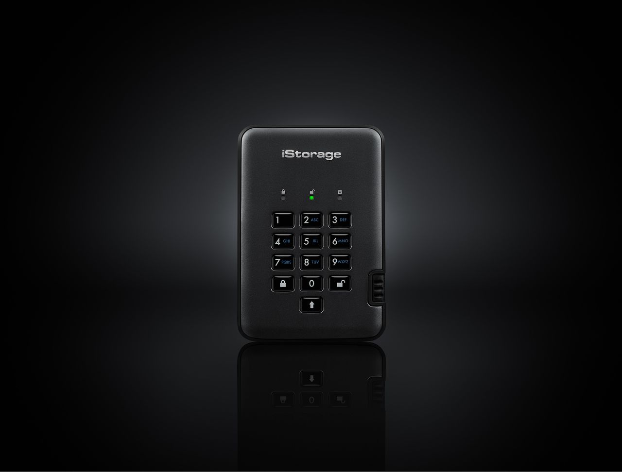 Купить iStorage diskAshur PRO² - SSD - verschlüsselt - 128 GB - extern (tragbar) - USB 3.1 - FIPS 197, 256-bit SHA, 256-bit AES-XTS (IS-DAP2-256-SSD-128-C-G) в магазине wardena.ru