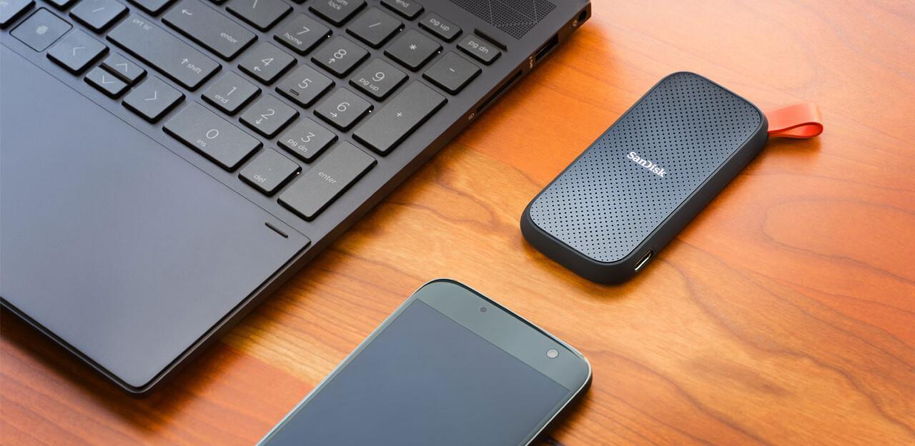 Купить SanDisk Portable - SSD - 1TB - extern (tragbar) - USB 3,2 (SDSSDE30-1T00-G25) в магазине wardena.ru