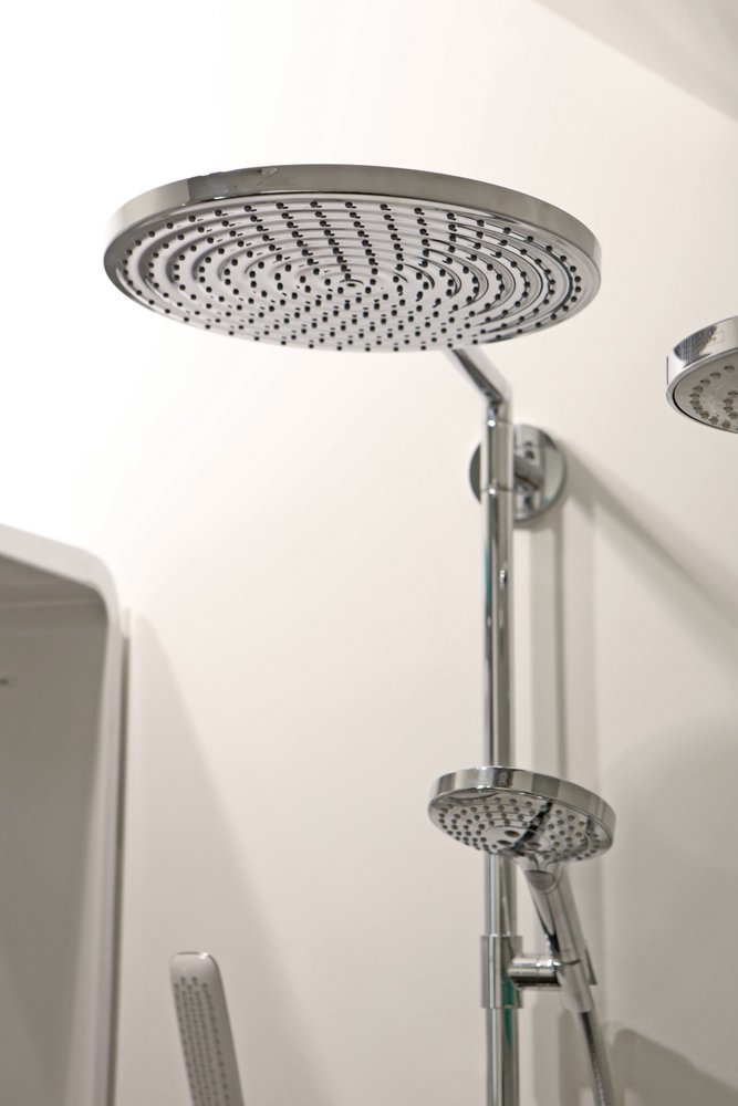 Купить Hansgrohe Raindance Select S Showerpipe 300 2jet Душевой набор с термостатом хром-белый матовый 27133400 в магазине wardena.ru