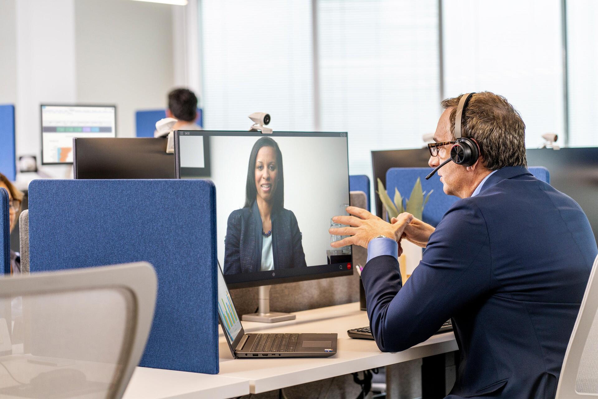 Купить HP POLY Poly Voyager 4320 - Voyager 4300 series - Headset - On-Ear - Bluetooth - kabellos, kabelgebunden - USB-C - Schwarz - Zoom Certified, Zertifiziert für Microsoft Teams (76U50AA) в магазине wardena.ru