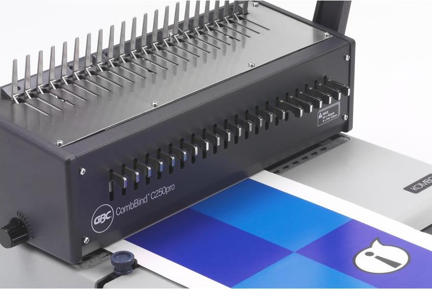 Купить GBC Plastikbindegerät CombBind C250Pro, aus Aluminium bis DIn A4, Stanzleistung: 22 Blatt, Bindekapazität: 450 (IB271403) в магазине wardena.ru