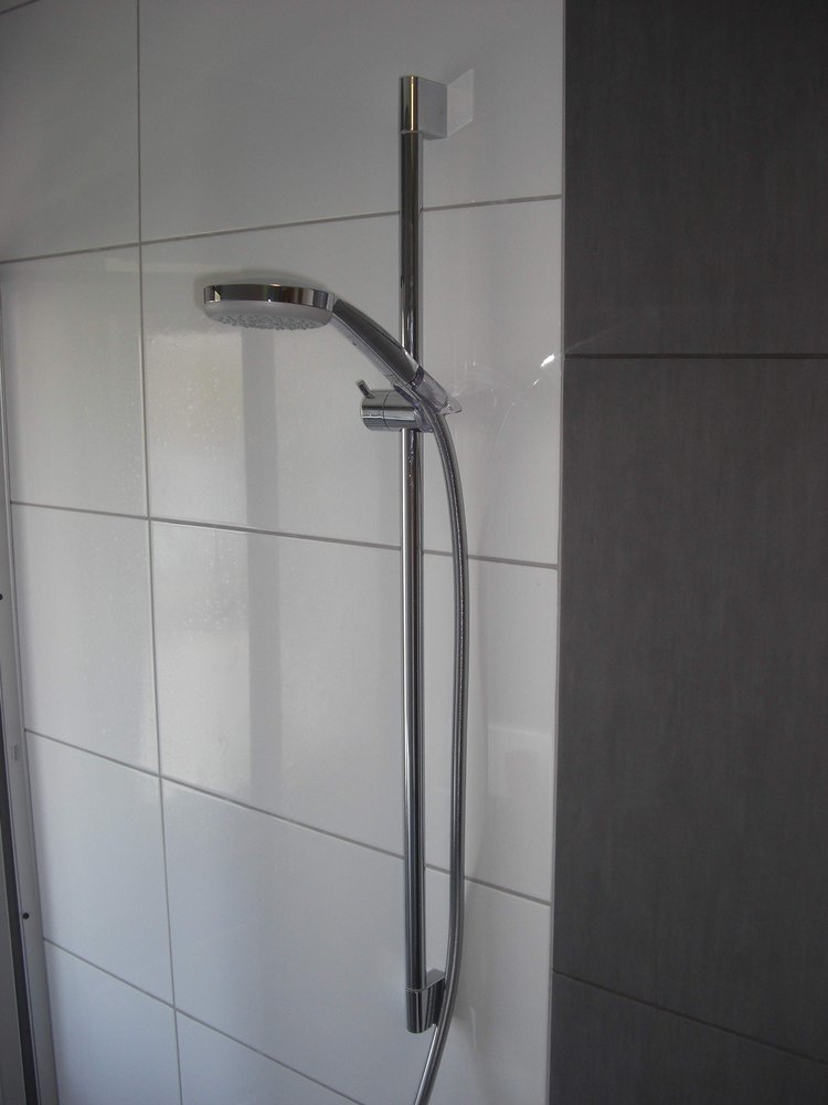 Купить Hansgrohe Croma 100 Душевой набор Vario с держателем и шлангом 125 см хром 27592000 в магазине wardena.ru