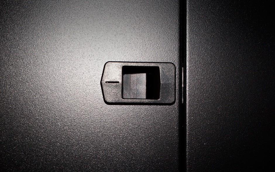 Купить DSIT 22 HE 19” Serverschrank, mit perforierter Fronttür (BxTxH) 800 x 800 x 1200mm (DS8822PP) в магазине wardena.ru