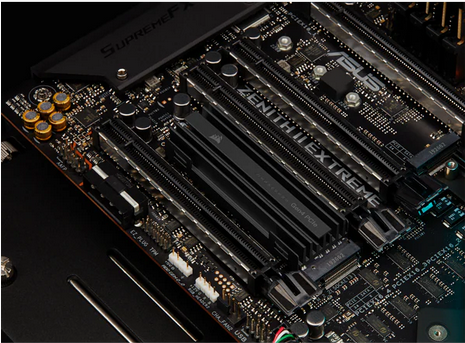 Купить CORSAIR MP600 PRO - SSD - 4 TB - intern - M.2 2280 - PCI Express 4.0 x4 (NVMe) - 256-Bit-AES - integrierter Kühlkörper (CSSD-F4000GBMP600PRO) в магазине wardena.ru