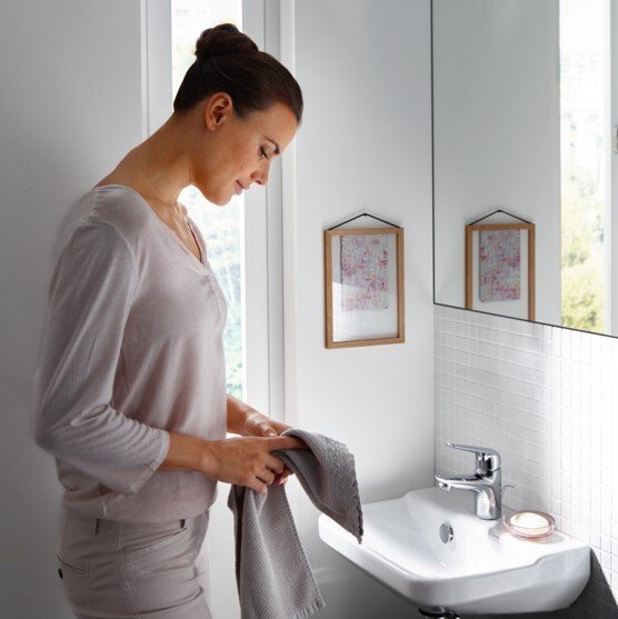 Купить Hansgrohe Novus Cмеситель для раковины хром 71021000 в магазине wardena.ru