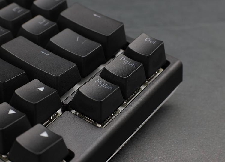 Купить Ducky One 2 SF Gaming Tastatur, MX-Blue, RGB LED - schwarz (DKON1967ST-CDEPDAZT1) в магазине wardena.ru