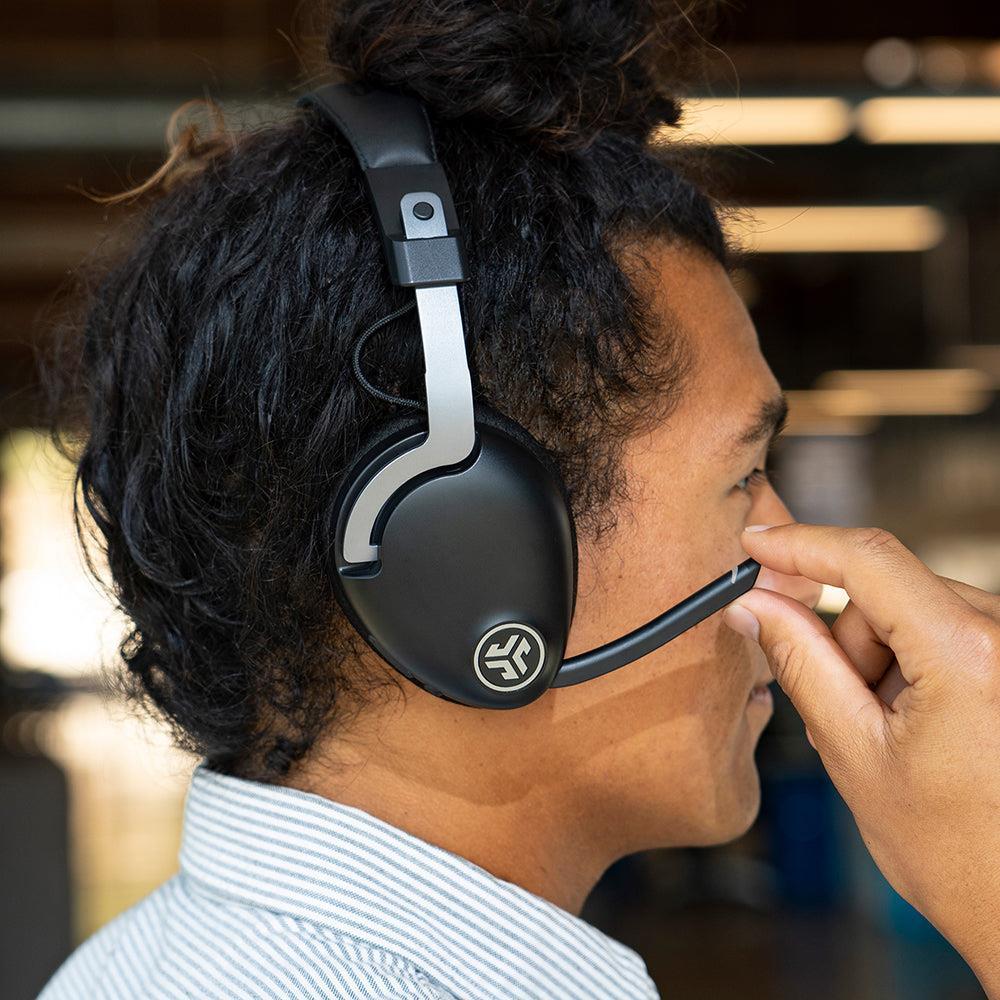 Купить JLab JBuds Work Kopfhörer Kabellos Kopfband Büro/Callcenter Bluetooth Schwarz (IEUHBJBUDSWORKRBLK4) в магазине wardena.ru