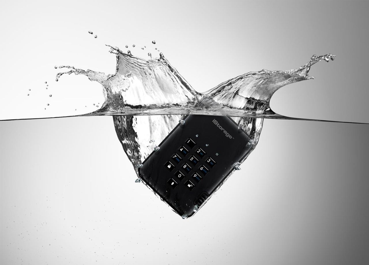 Купить iStorage diskAshur 2 - SSD - verschlüsselt - 128GB - extern (tragbar) - USB 3,1 - FIPS 197 - 256-bit AES-XTS - Phantomschwarz (IS-DA2-256-SSD-128-B) в магазине wardena.ru