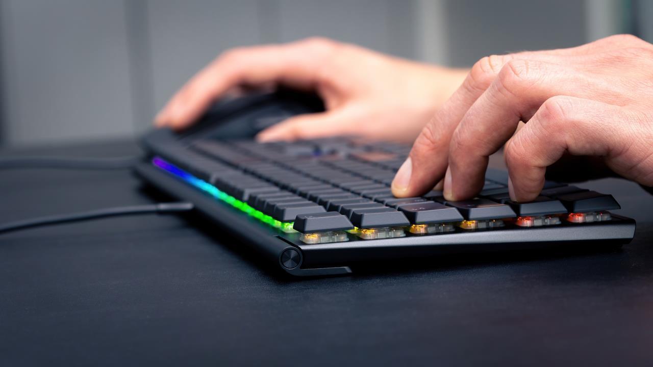 Купить CHERRY MX 10.0N RGB - Tastatur - Hintergrundbeleuchtung - USB - USA - Tastenschalter: CHERRY MX Low Profile RGB Speed - Schwarz (G8A-25010LVBEU-2) в магазине wardena.ru