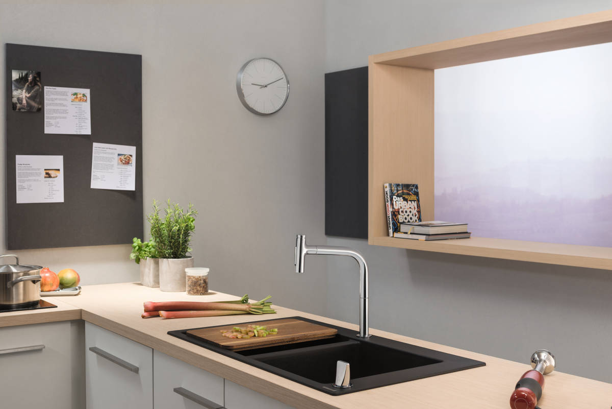 Купить Hansgrohe Metris Select M71 Кухонный смеситель на 2 отверстия однорычажный 200 с вытяжным душем 2jet sBox сталь 73818800 в магазине wardena.ru