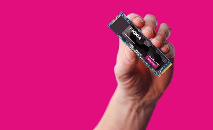 Купить KIOXIA EXCERIA PRO LSE10Z001TG8 - SSD - 1TB - intern - M.2 2280 - PCI Express 4,0 x4 (NVMe) (LSE10Z001TG8) в магазине wardena.ru
