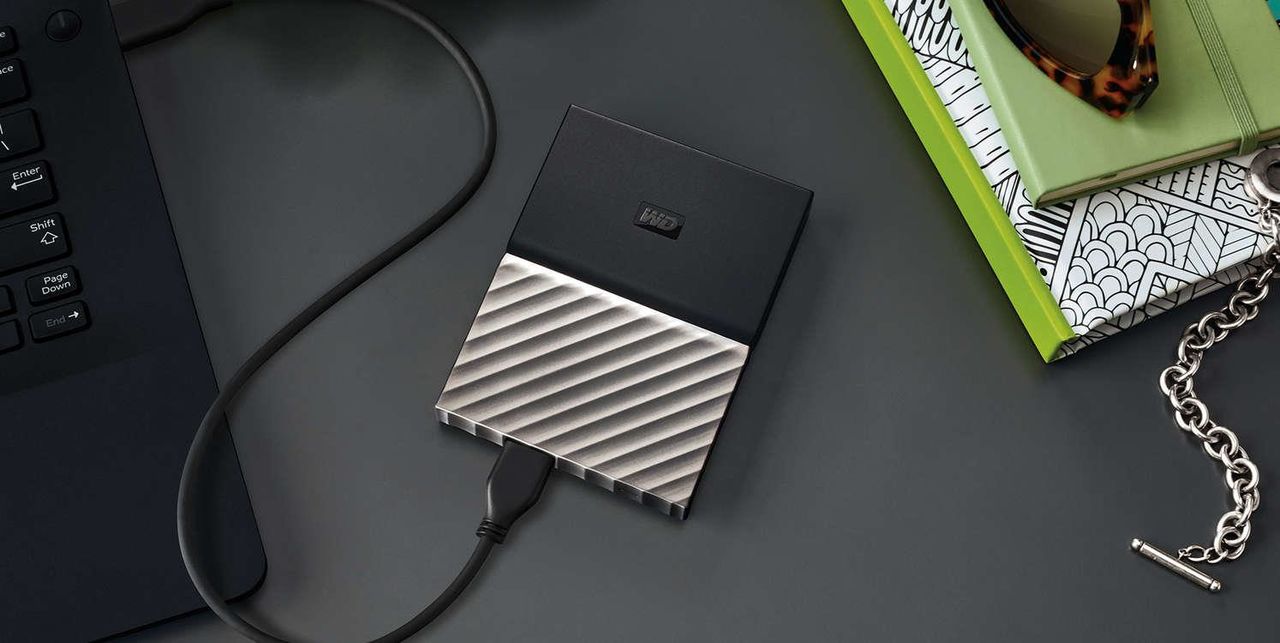 Купить WD My Passport Ultra WDBFKT0030BGY - Festplatte - verschlüsselt - 3TB - extern (tragbar) - USB3.0 - 256-Bit-AES - grau-schwarz (WDBFKT0030BGY-WESN) в магазине wardena.ru