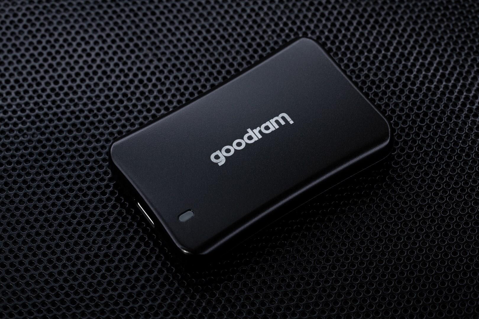 Купить Goodram SSDPR-HX200-1K0 Externes Solid State Drive 1 TB USB Typ-C USB 3.2 Gen 2x2 Schwarz (SSDPR-HX200-1K0) в магазине wardena.ru
