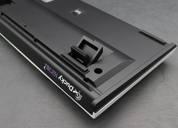 Купить Ducky ONE 2 White Edition Tastatur USB Deutsch Weiß (DKON1808S-ADEPDWZW1) в магазине wardena.ru