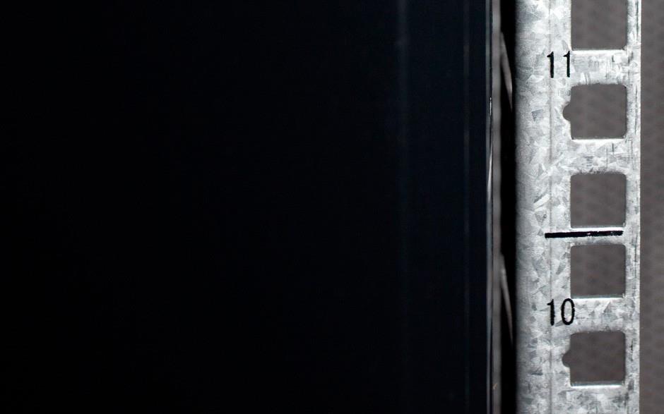 Купить DSIT 47 HE 19” Serverschrank, mit perforierter Fronttür (BxTxH) 800 x 800 x 2260mm (DS8847PP) в магазине wardena.ru