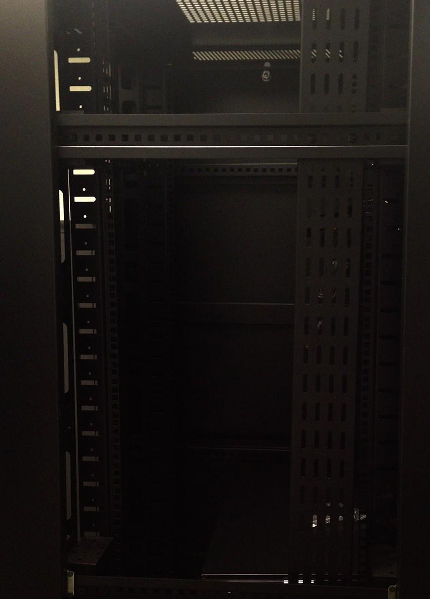 Купить DS-IT Vertikal Kabelführungsleiste - 32U - 30cm breit (DS-CABLETRAY-32U-30) в магазине wardena.ru