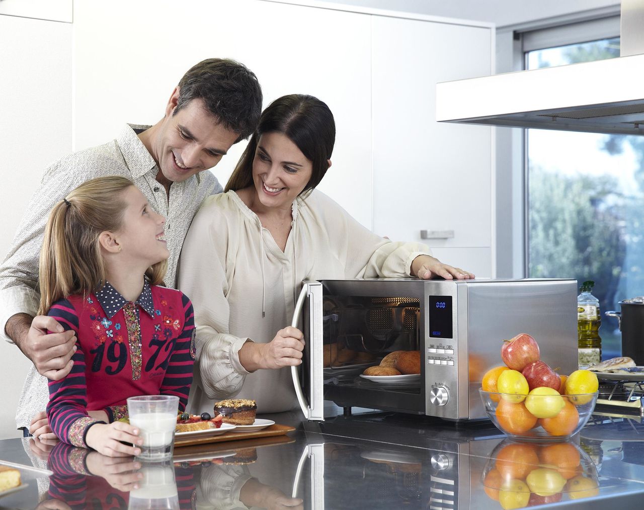 Купить Sharp R-982STWE - 2700W - 55,3 cm - 55 cm - 32,6 cm (R-982STWE) в магазине wardena.ru