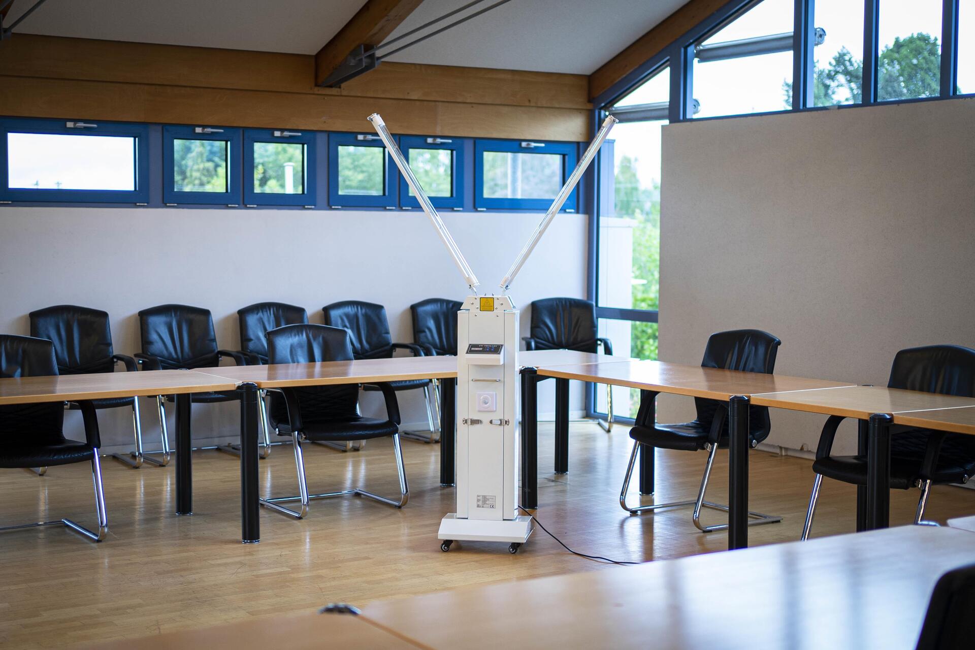 Купить UV-C Desinfektionsstation 120W mit 4 Röhren für 60 mÂ² Raumfläche, Good Connections (UVC-0002) в магазине wardena.ru