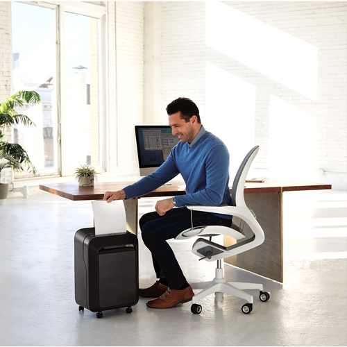 Купить Fellowes LX210 - Vorzerkleinerer - Mini-Cut - 4 x 12 mm - P-4, T-4 (5502501) в магазине wardena.ru