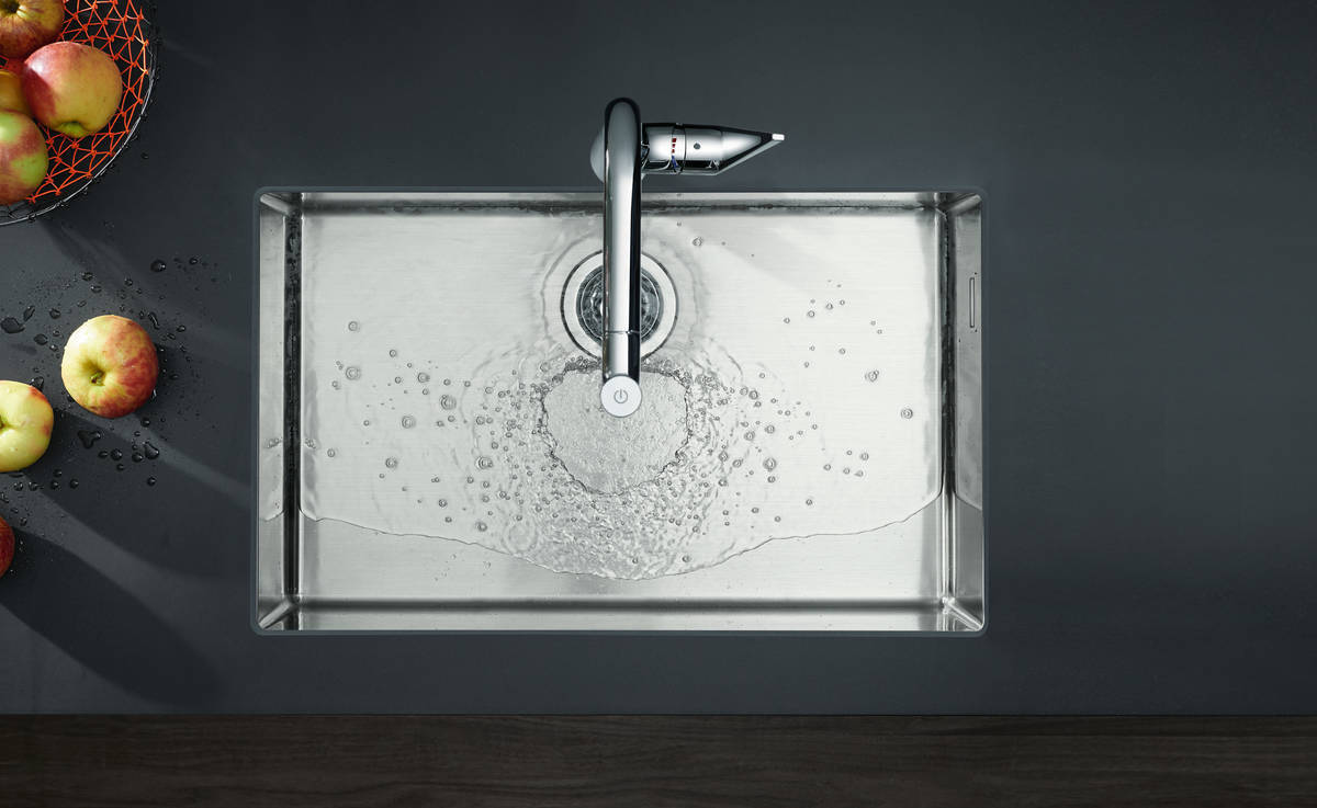 Купить Hansgrohe Metris Select M71 Кухонный смеситель однорычажный 320 с вытяжным изливом 1jet sBox сталь 73803800 в магазине wardena.ru