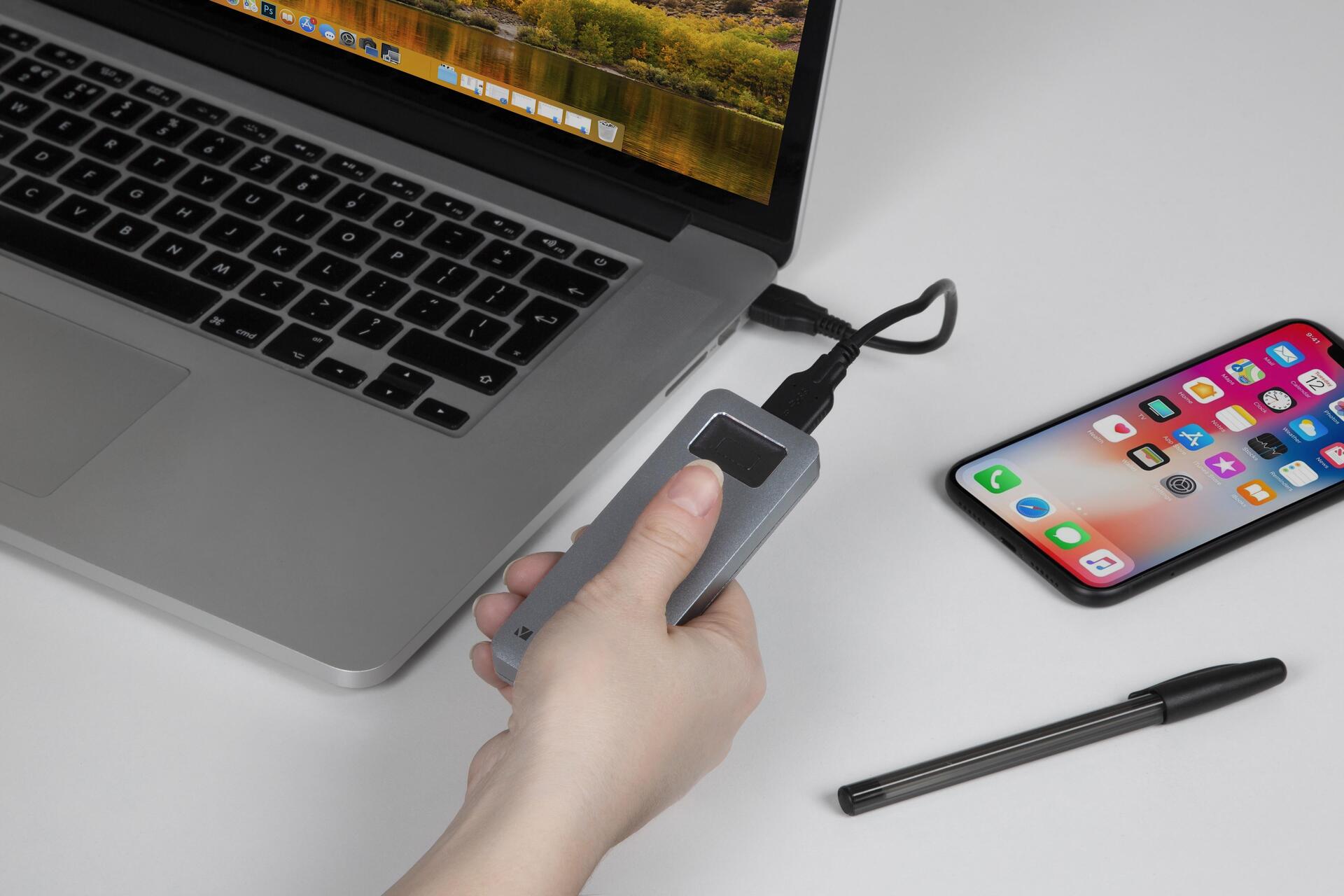 Купить Verbatim Executive Fingerprint Secure - SSD - verschlüsselt - 512GB - extern (tragbar) - USB 3,2 Gen 1 (USB-C Steckverbinder) - 256-Bit-AES (53656) в магазине wardena.ru