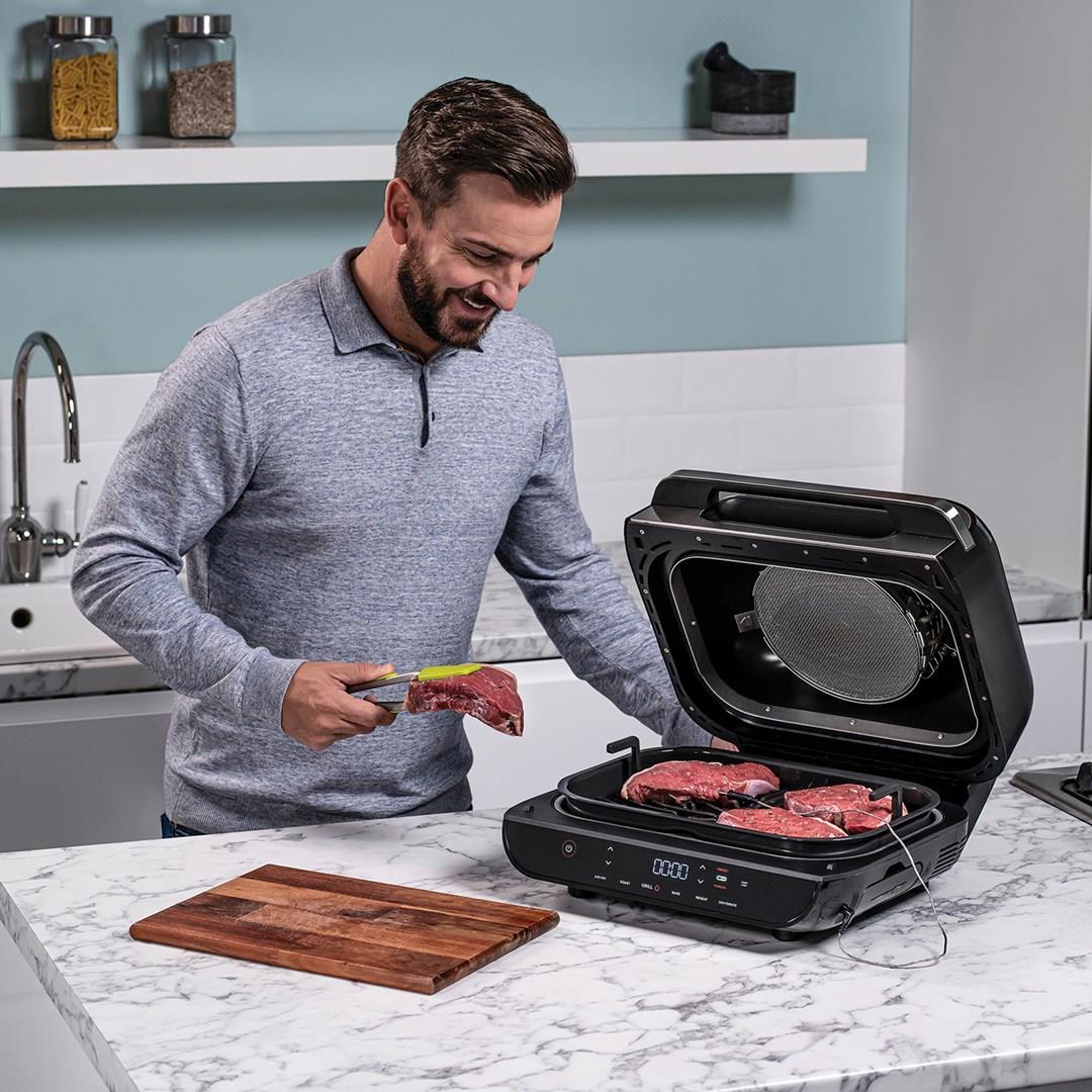 Купить AG551EU Foodi Grill Max Heißluftfritteuse grau/silber (AG551EU) в магазине wardena.ru