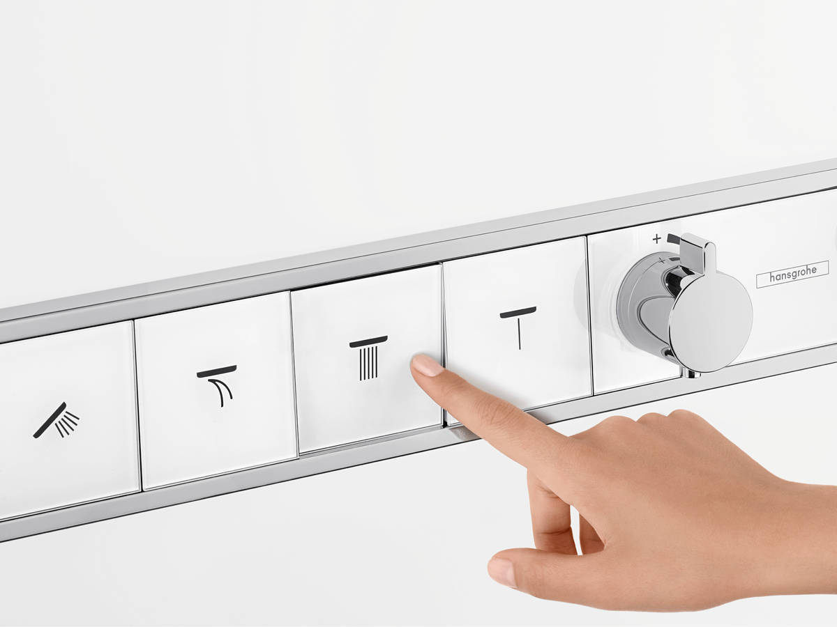 Купить Hansgrohe RainSelect Термостат для душа скрытого монтажа с 4 кнопками хром-белый матовый 15357400 в магазине wardena.ru