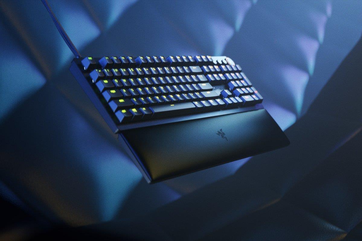 Купить Razer Huntsman V2 - Tastatur - Hintergrundbeleuchtung - USB - QWERTZ - Deutsch - Tastenschalter: Razer Linear Optical Red (RZ03-03932100-R3G1) в магазине wardena.ru