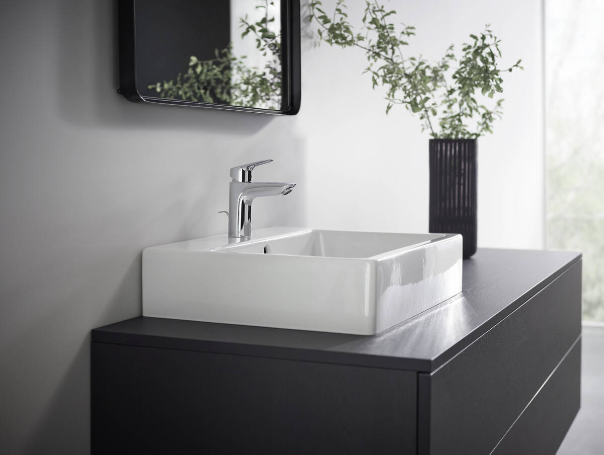 Купить Hansgrohe Logis Смеситель для раковины 100 LowFlow 3,5 л / мин однорычажный со сливным гарнитуром хром 71104000 в магазине wardena.ru