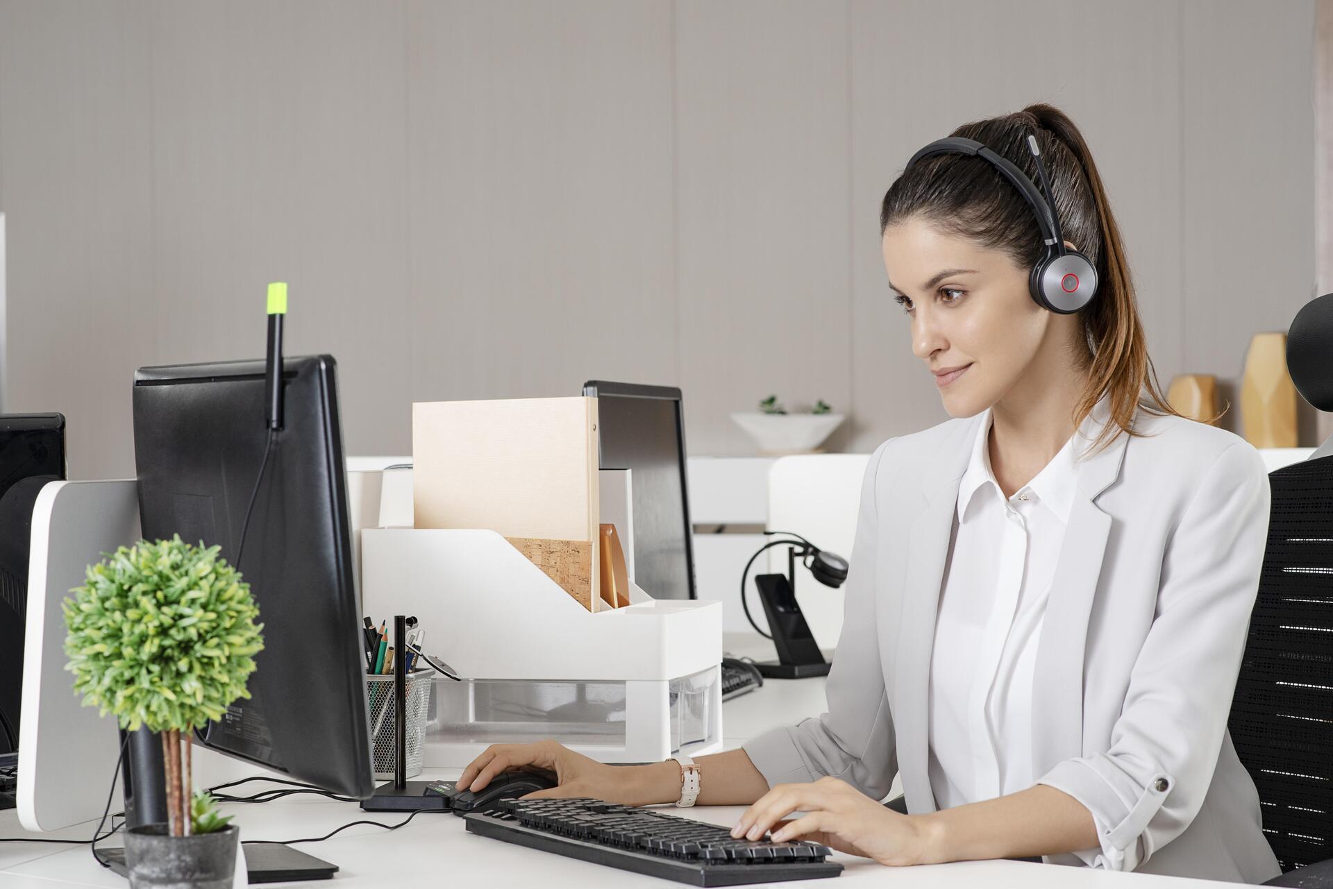 Купить Yealink WH62 Dual - Headset - On-Ear - DECT - kabellos (WH62_DUAL_UC) в магазине wardena.ru