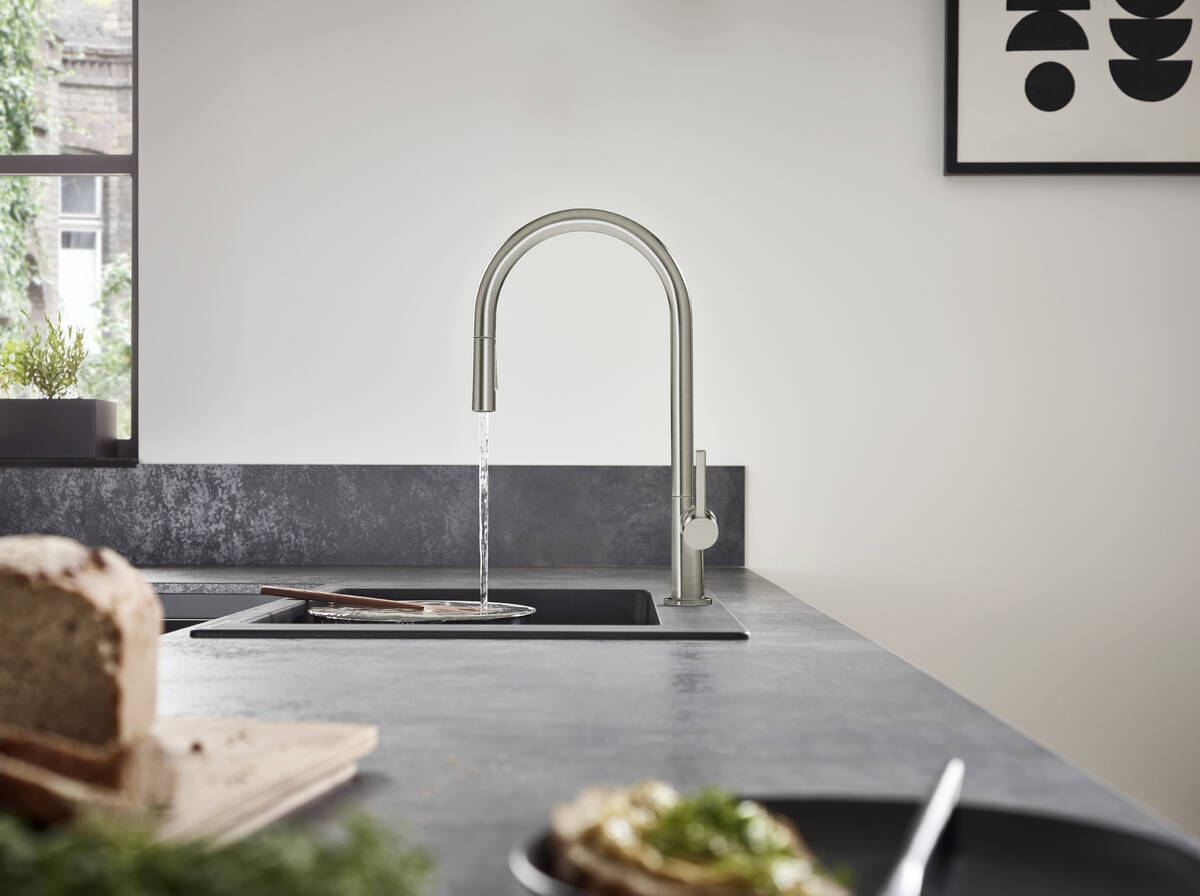 Купить Hansgrohe Talis M54 Кухонный смеситель однорычажный 210 с вытяжным душем 2jet sBox черный матовый 72801670 в магазине wardena.ru