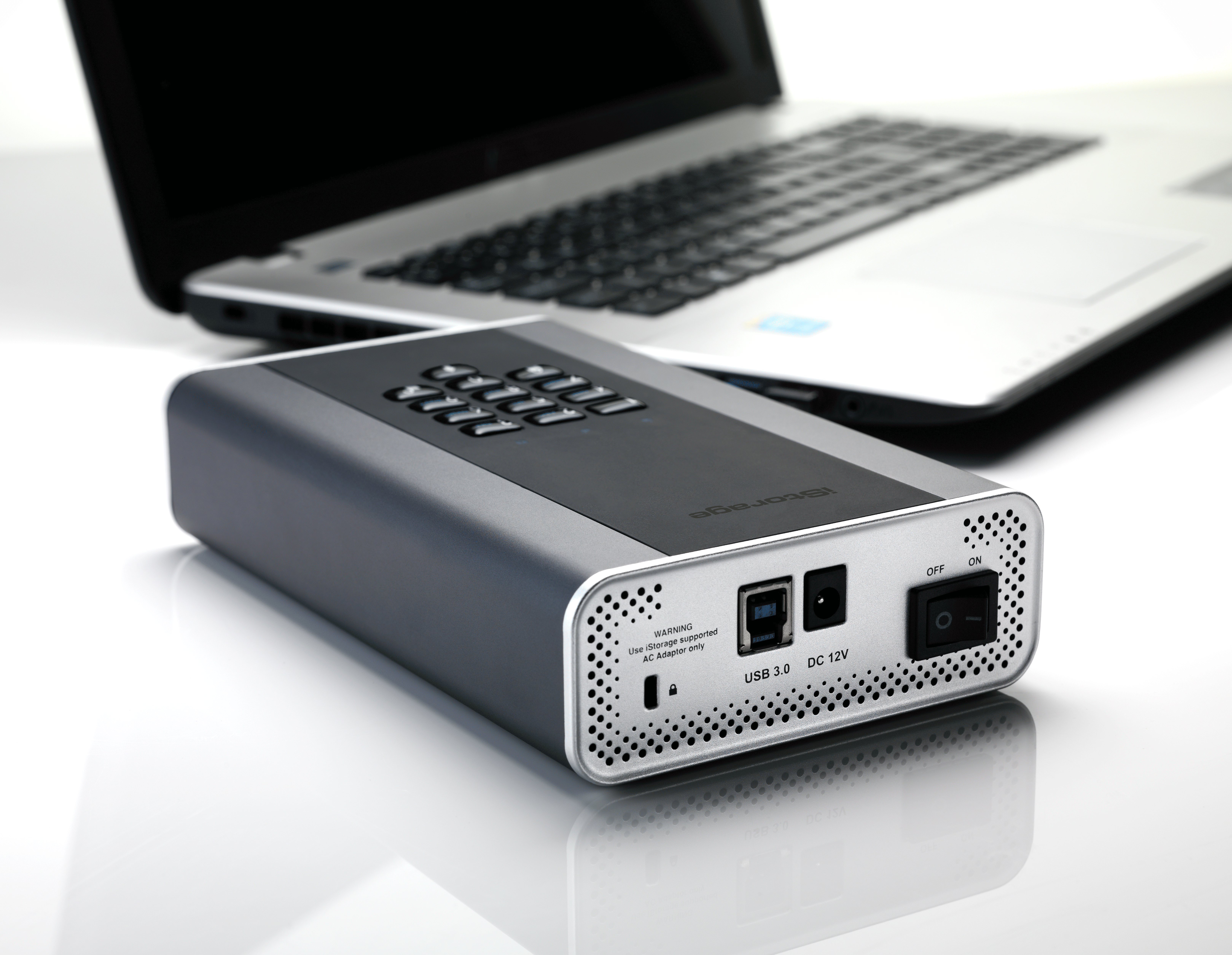 Купить iStorage diskAshur DT² - Festplatte - verschlüsselt - 4 TB - extern (tragbar) - USB 3.1 - FIPS 197, 256-bit SHA, 256-bit AES-XTS (IS-DT2-256-4000-C-G) в магазине wardena.ru